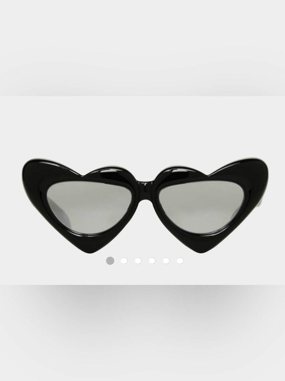 ☀️Betsey Johnson Black Heart Sunglasses 🕶️ - Picture 4 of 4